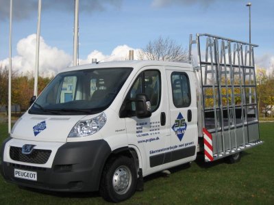 3-flatbedtruck-glassrack.jpg